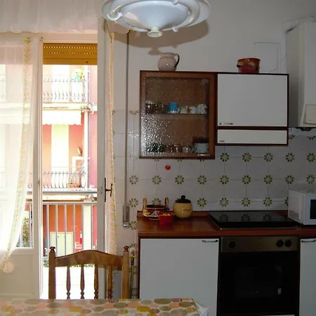 Francesca Lägenhet Levanto